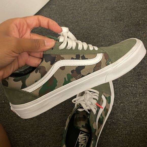 Camo Van Sneakers - Picture 4 of 6